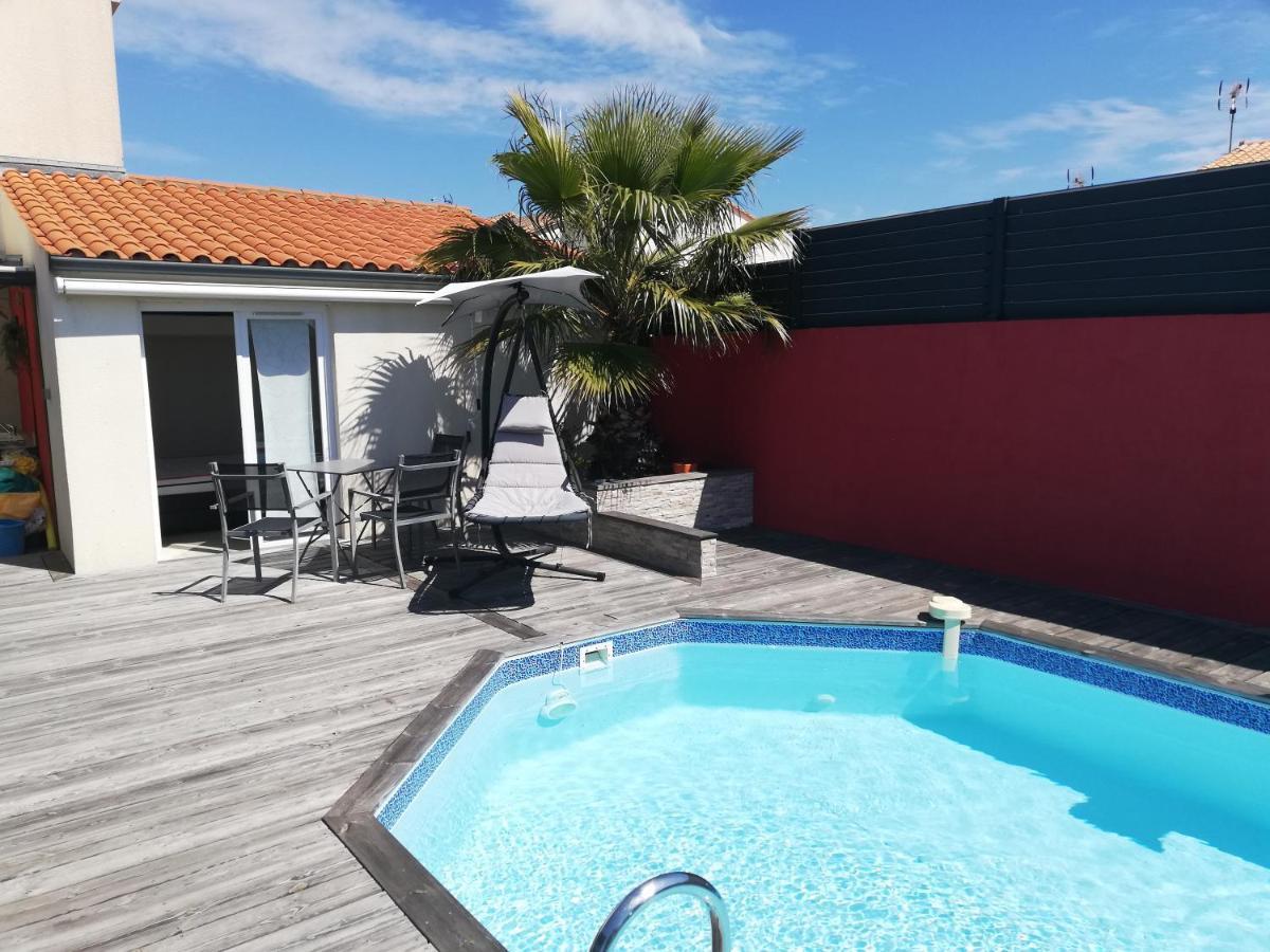 Studio Independant Chez L'Habitant Avec Piscine Et Cuisine Exterieures 拉罗歇尔 外观 照片