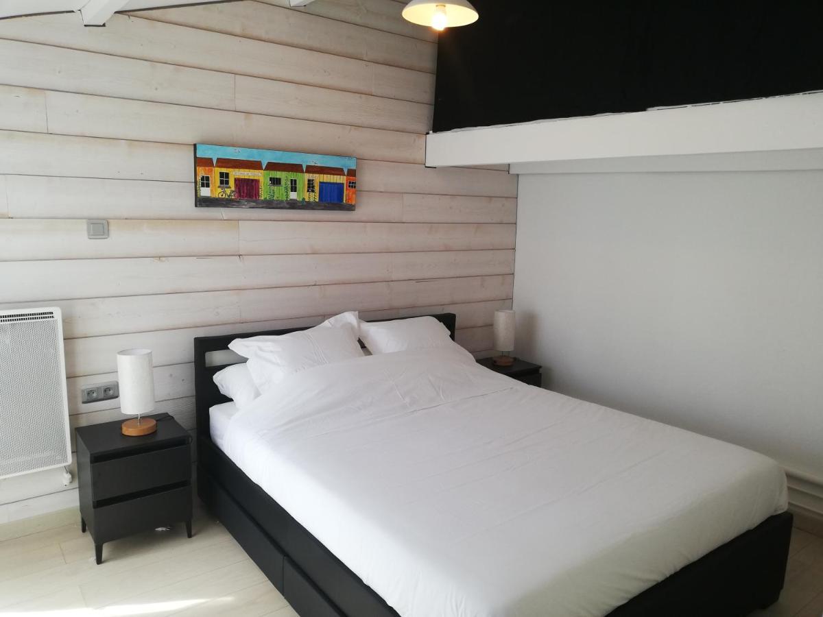 Studio Independant Chez L'Habitant Avec Piscine Et Cuisine Exterieures 拉罗歇尔 外观 照片