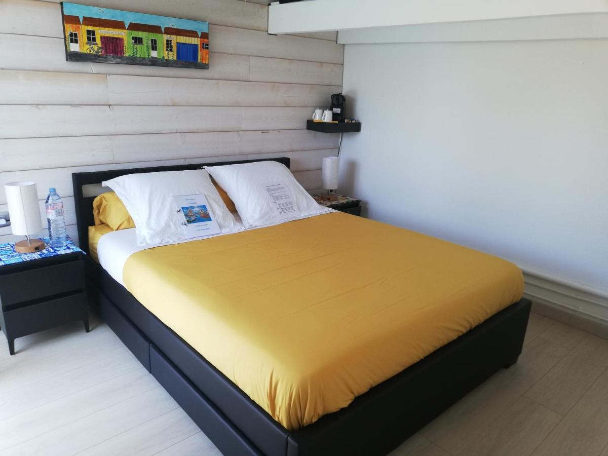 Studio Independant Chez L'Habitant Avec Piscine Et Cuisine Exterieures 拉罗歇尔 外观 照片